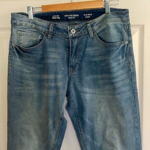 Men’s Van Heusen 34x34 slim fit jeans. Great condition.